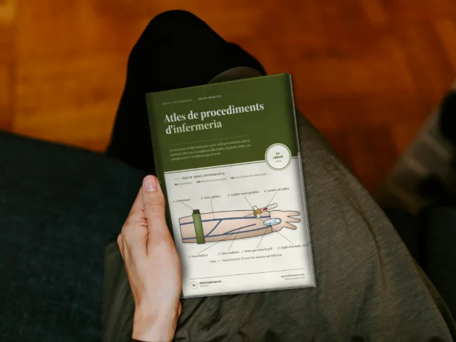 Atles de procediments d'infermeria, versió impresa: tapa dura