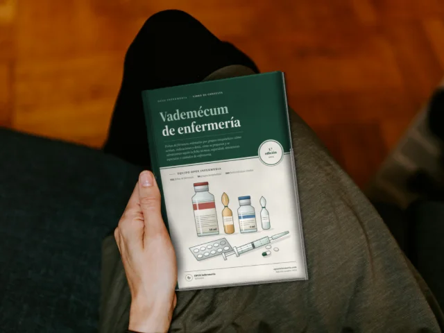 Vademécum de enfermería, versión impresa: tapa dura